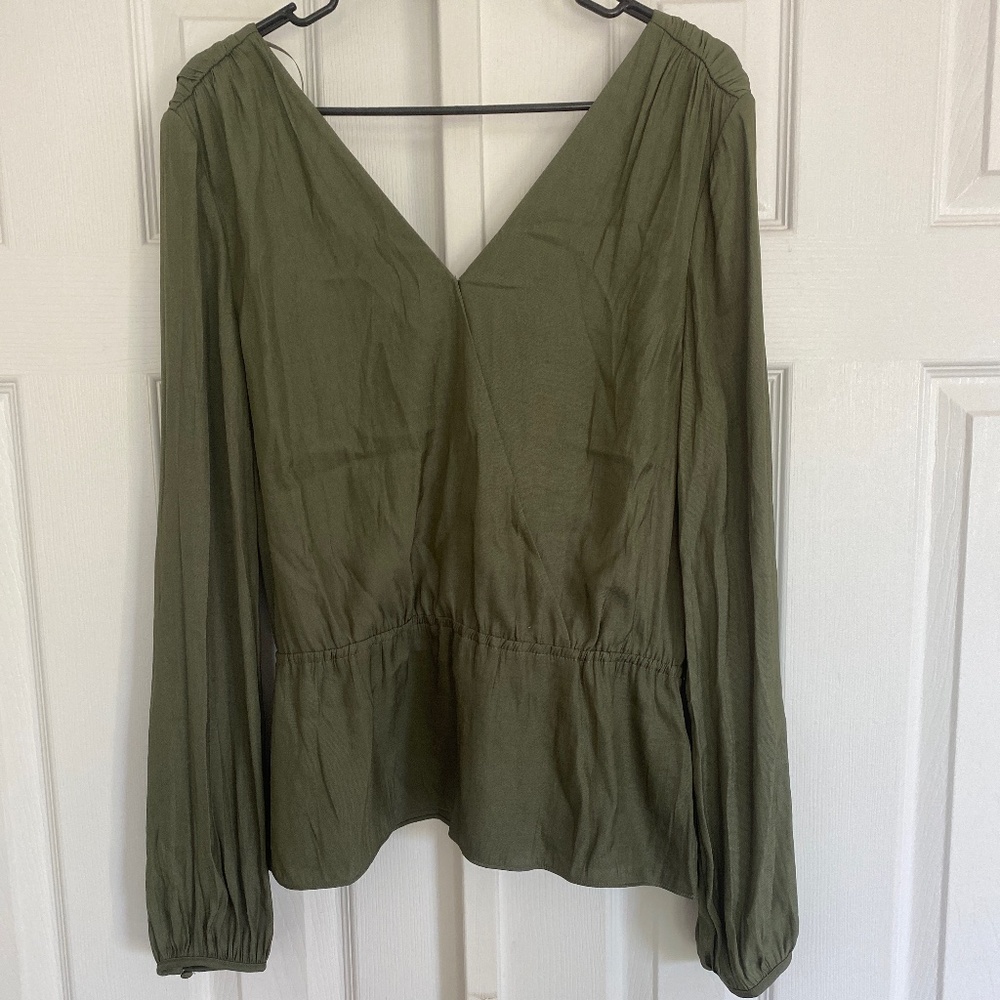 Women’s Banana Republic long sleeved shirt